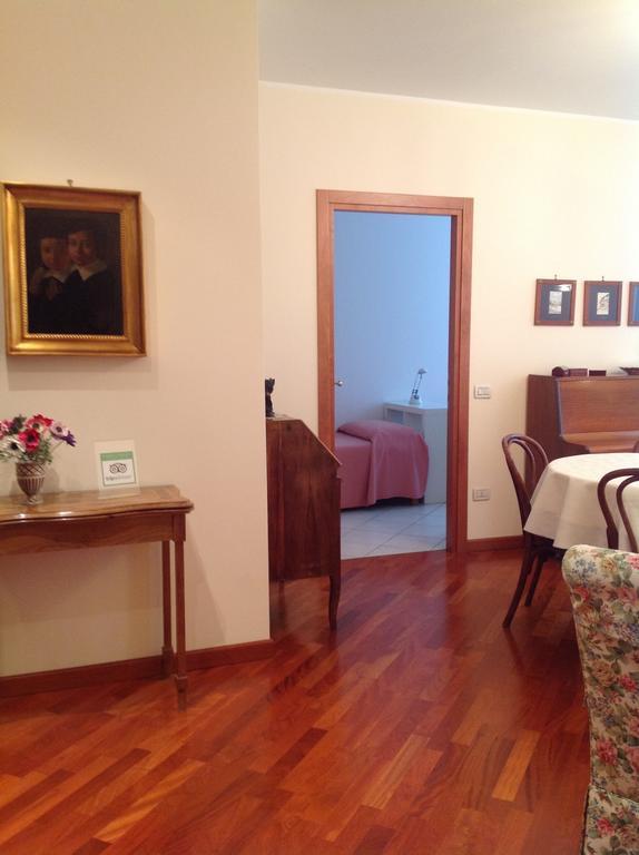 B&B Crispi Trieste Oda fotoğraf