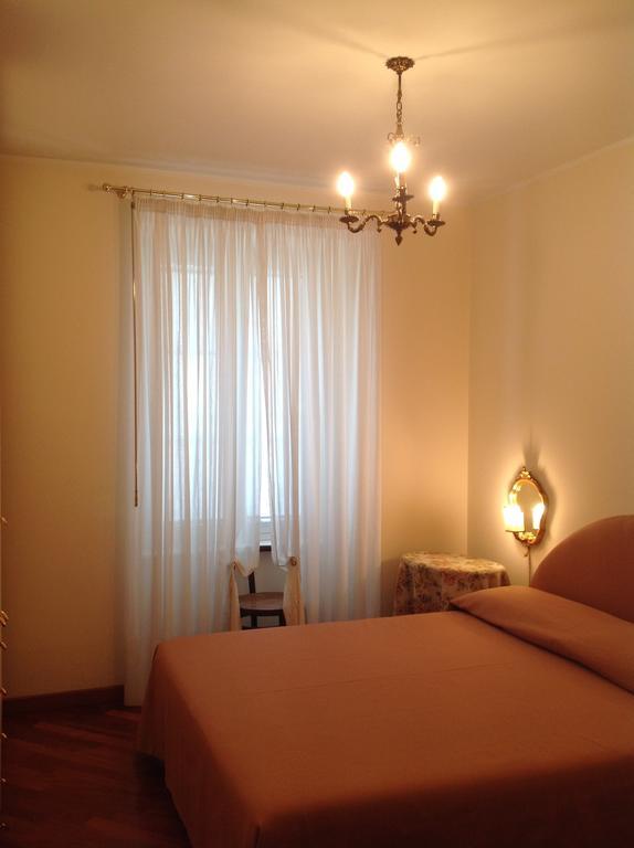 B&B Crispi Trieste Oda fotoğraf